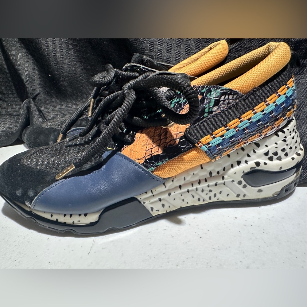 Steve Madden Women’s Tennis Shoes CLIFF02S1 size 8M snakeskin spots
